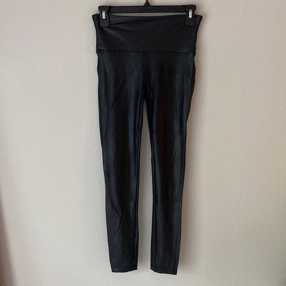 Spanx shiney leggings - size M